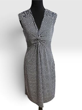 Laundry by Shelli Segal Navy White Twist Front Sheath Dress Size 4